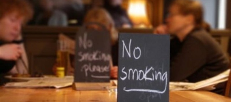 Legea antifumat, promulgata. Cand intra in vigoare, ce prevede si cum ar putea fi afectate firmele de interzicerea fumatului in spatiile publice inchise